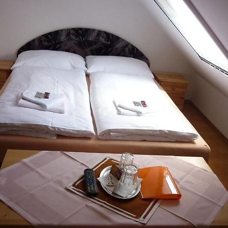 Penzion Romance Břeclav Exteriör bild