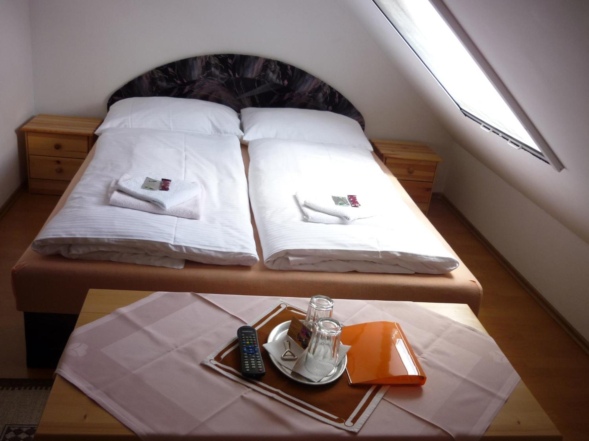 Penzion Romance Břeclav Exteriör bild