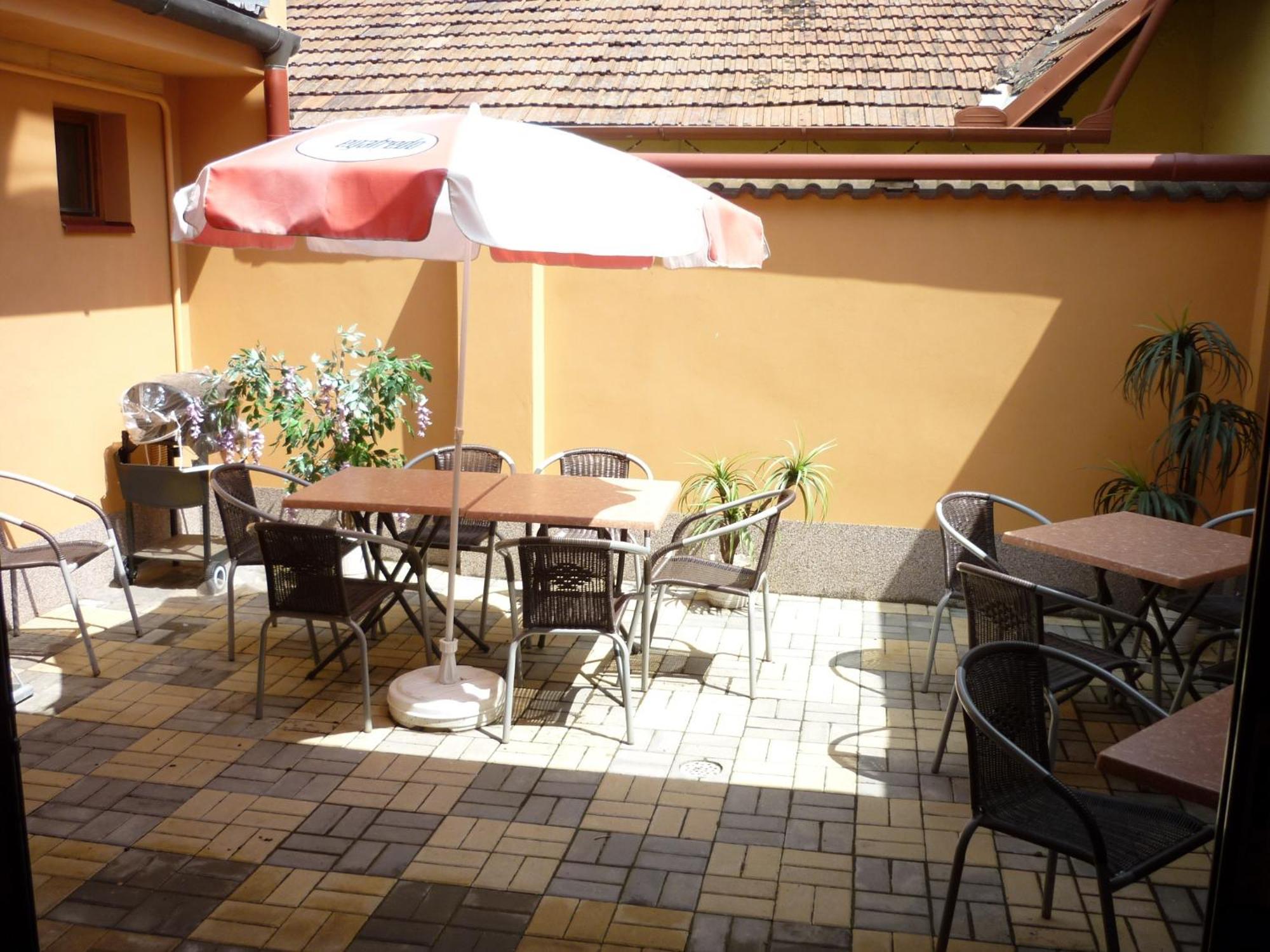 Penzion Romance Břeclav Exteriör bild